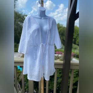 Cover 2 Cover - White crochet pattern beach coverup/3/4 sleeves, XL-XXL